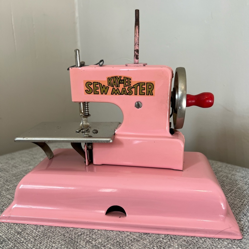 Vintage Kay and EE Sew Master Machine; Metal; Pink